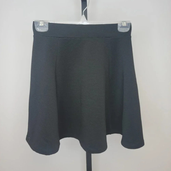 H&M  Divided Skirt - Picture 1 of 5